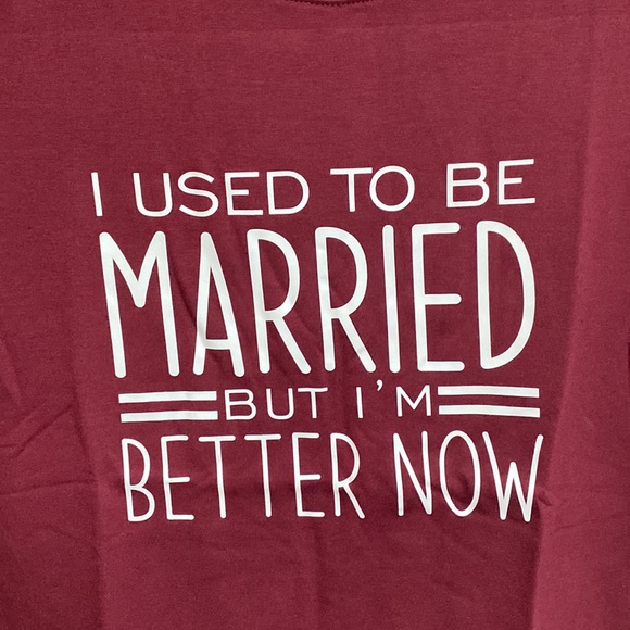 Womens Burgundy T Shirt Size M - Picture 2 of 3